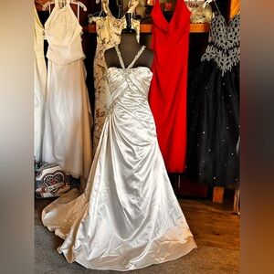 Elegant White Satin Halter Evening Dress with Embellished Straps